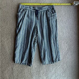 EUC Lane Bryant 18W Linen/Rayon Navy/White Striped Cropped Pants